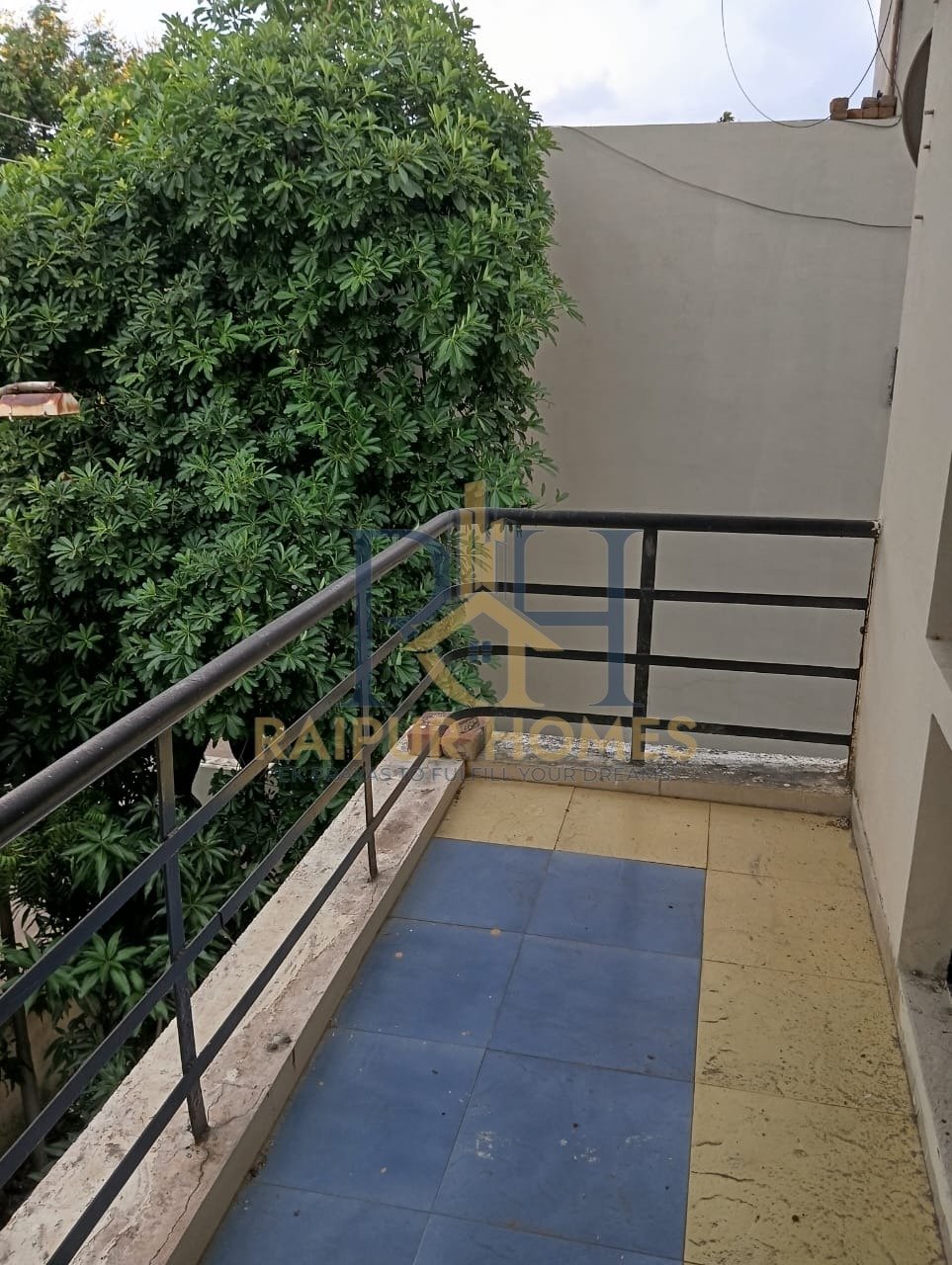 2 BHK RESIDENTIAL FLAT AVAILABLE IN AMLIDIH