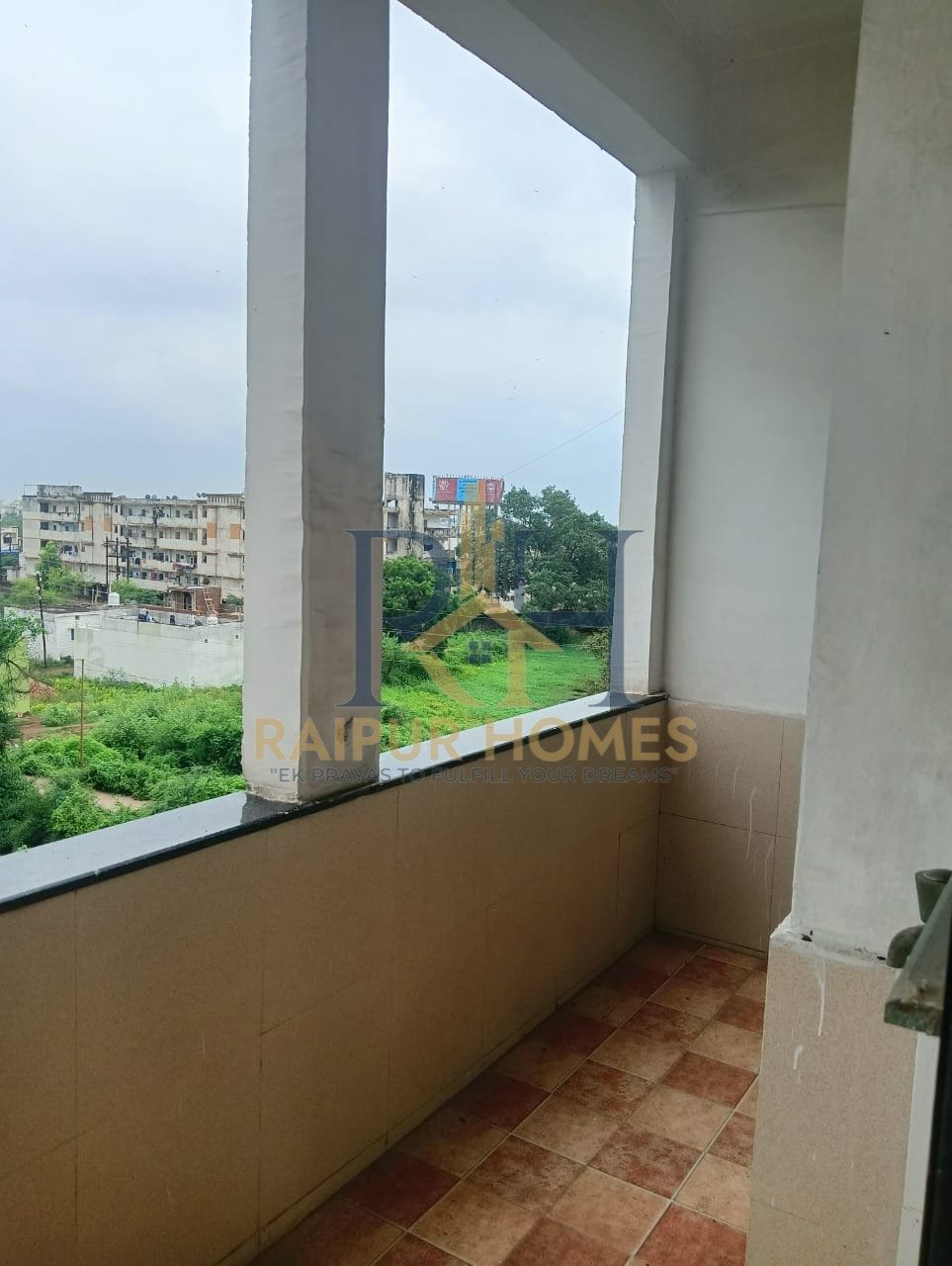 2 BHK RESIDENTIAL FLAT AVAILABLE IN BHATAGAON