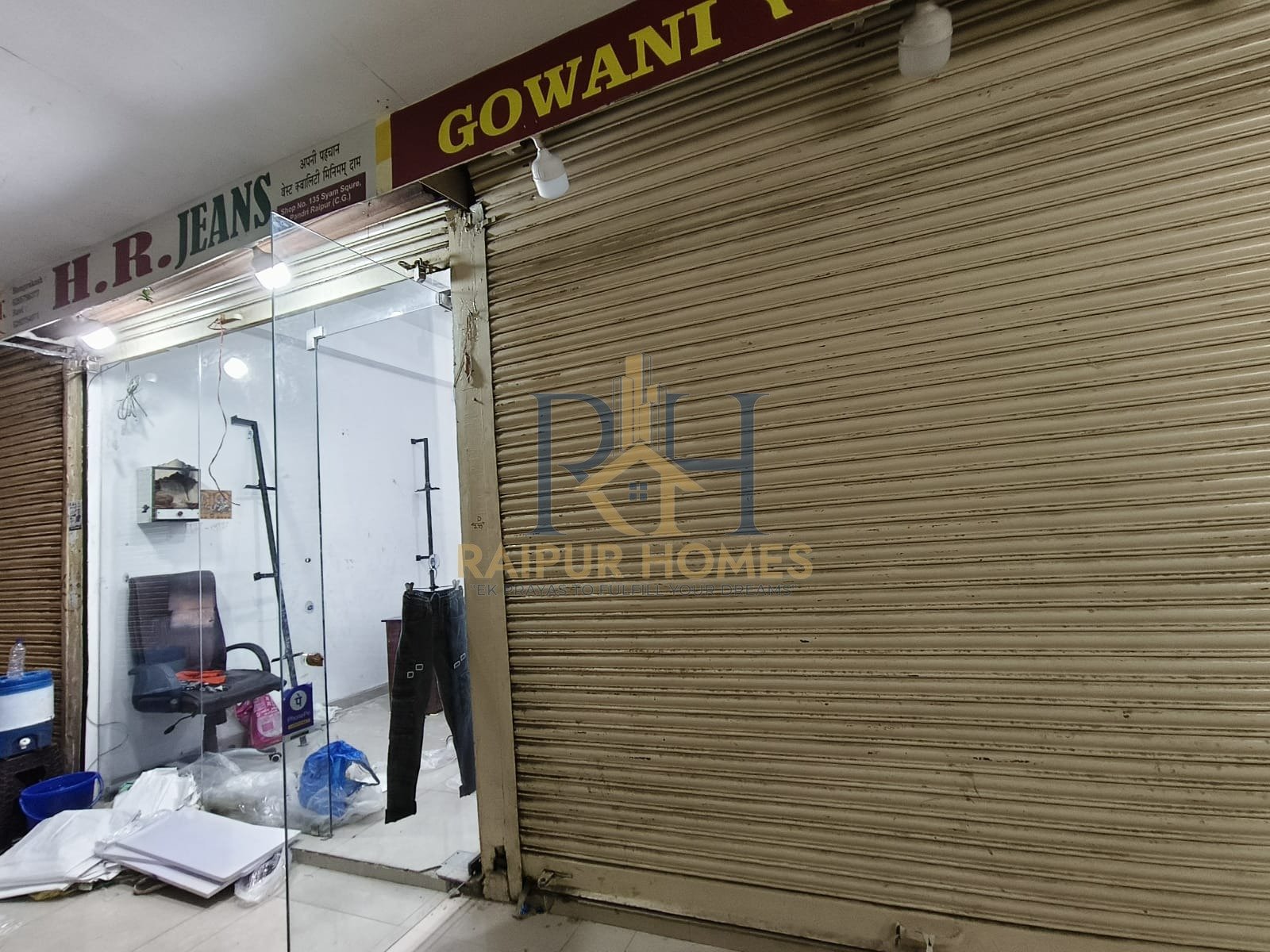 COMMERCIAL SHOP AVAILABLE IN PANDRI