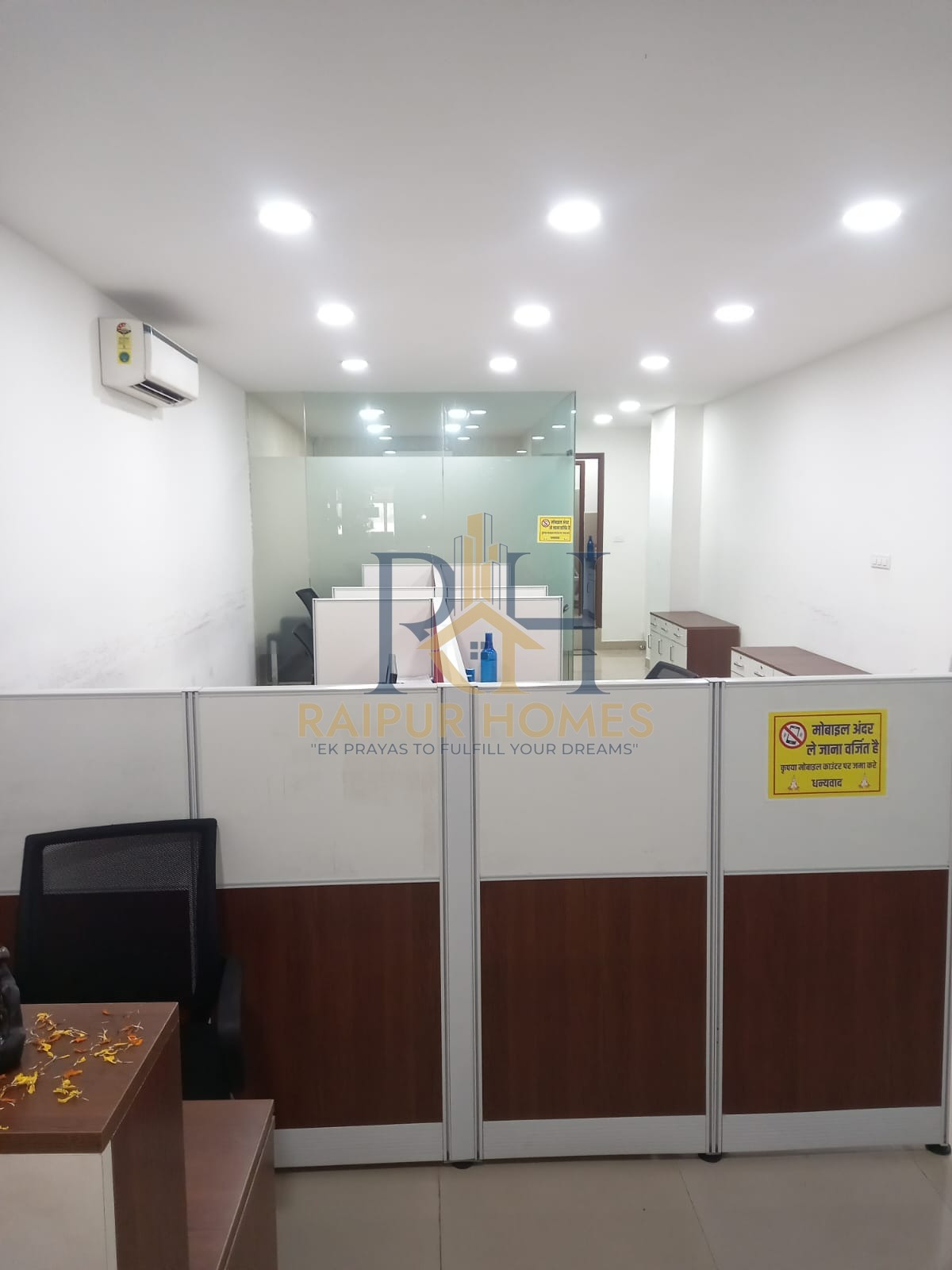 COMMERCIAL OFFICE AVAILABLE IN TELIBANDHA