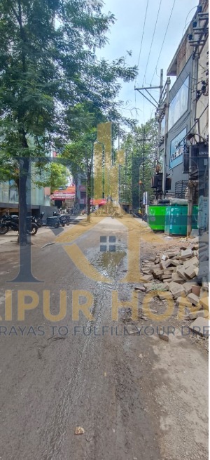 COMMERCIAL COMPLEX AVAILABLE IN PANDRI .
