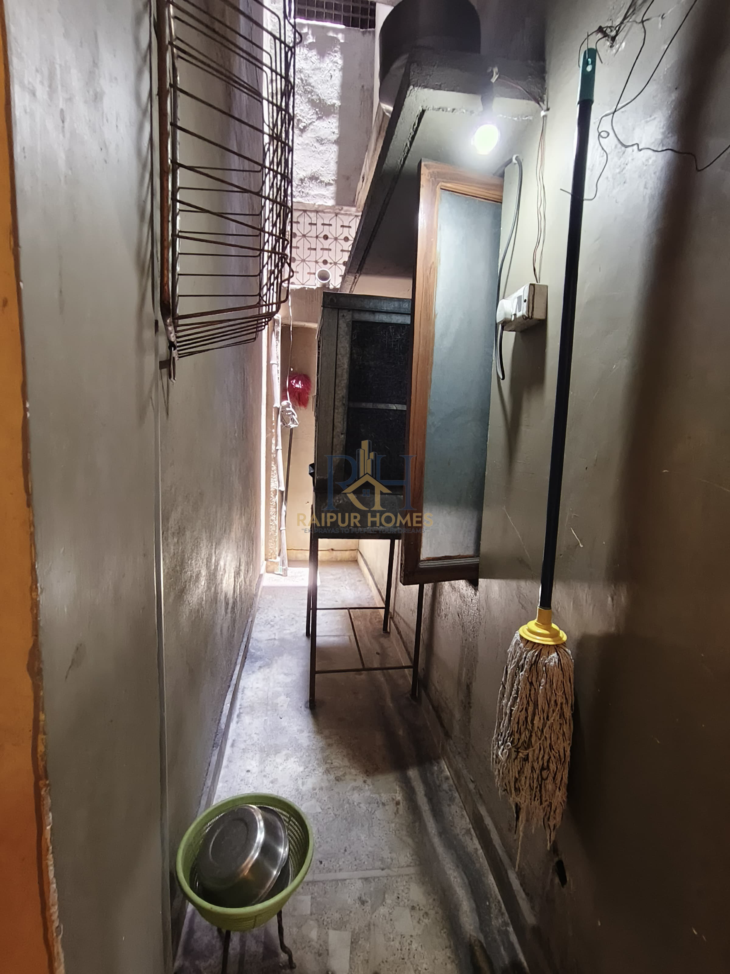 5 BHK RESIDENTIAL HOUSE AVAILABLE IN GUDHIYARI