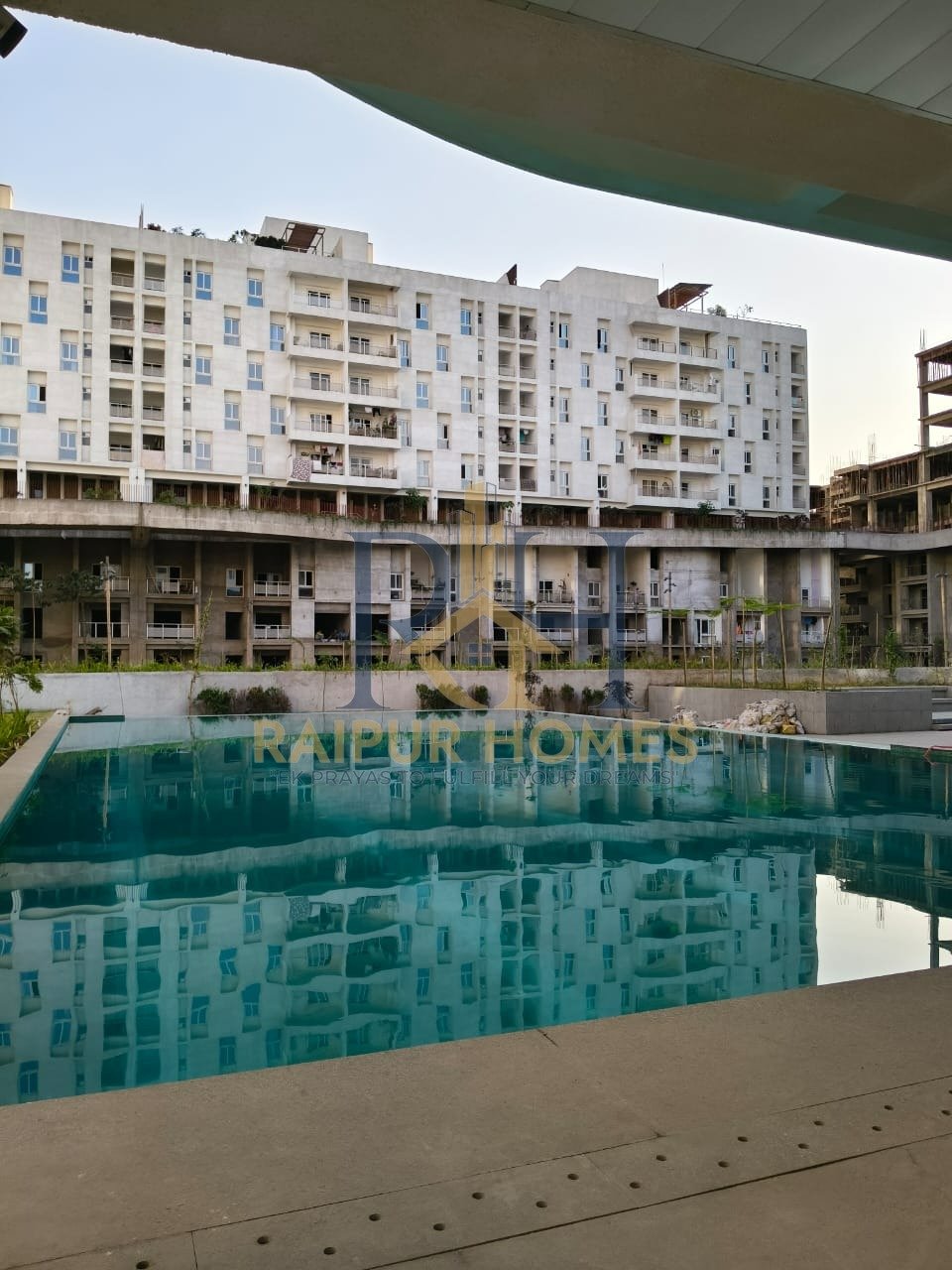 5 BHK RESIDENTIAL FLAT AVAILABLE IN KACHNA