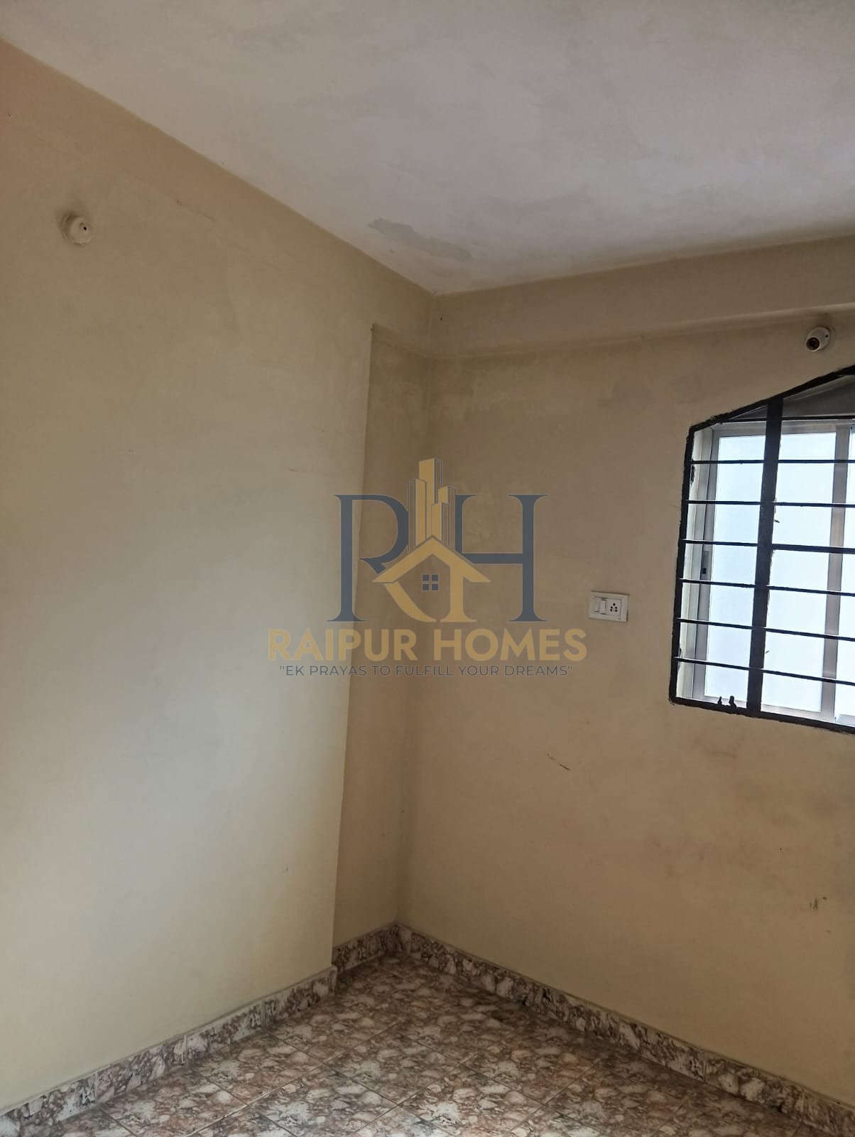 2 BHK RESIDENTIAL HOUSE AVAILABLE IN GUDHIYARI