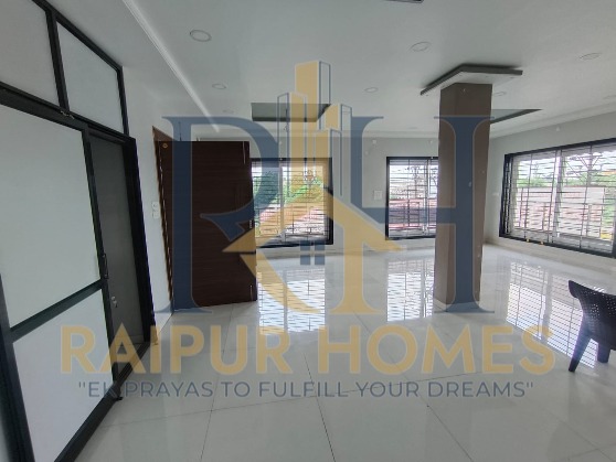 COMMERCIAL HALL AVAILBALE IN RAIPURA