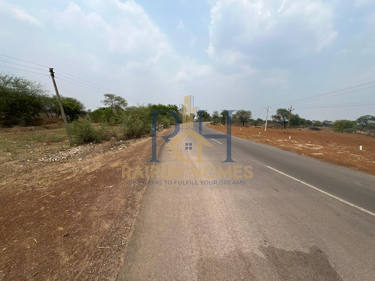 COMMERCIAL PLOT AVAILABLE NEAR IN MANDIR HASAUD