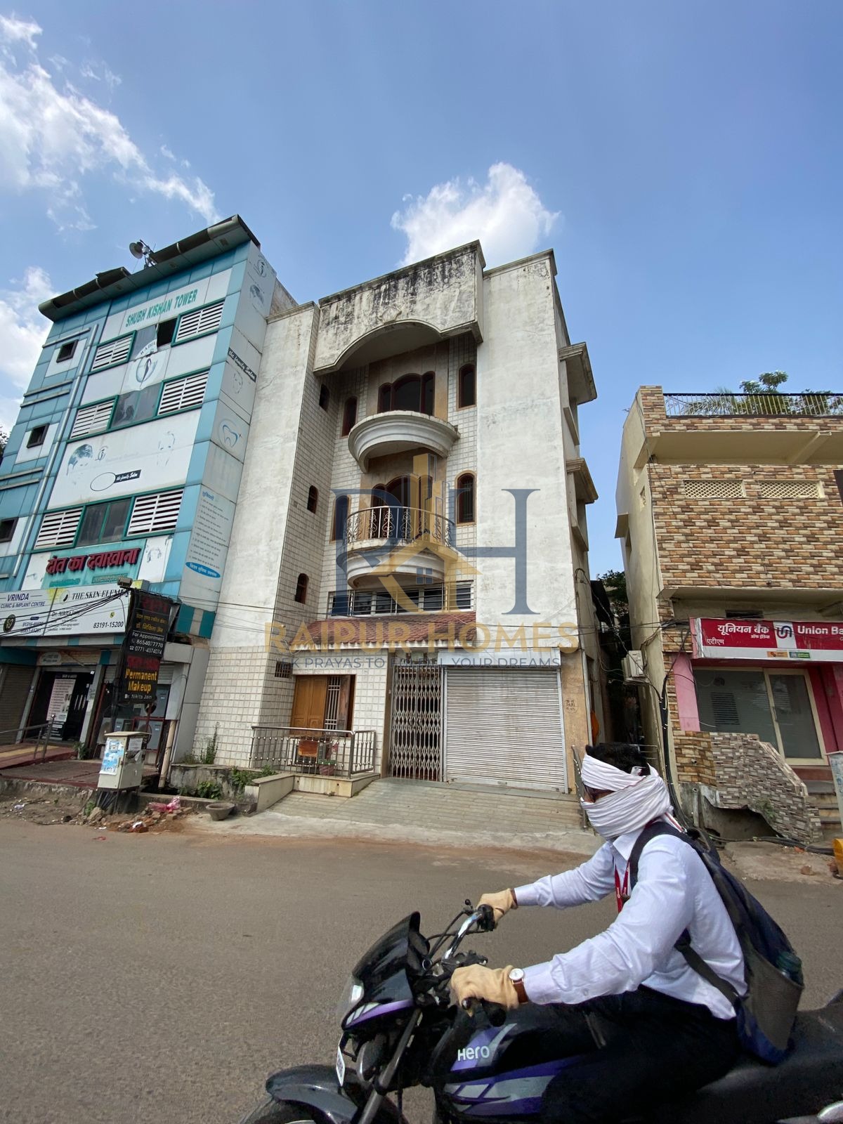 COMMERCIAL HOUSE AVAILABLE IN SADAR BAZAR