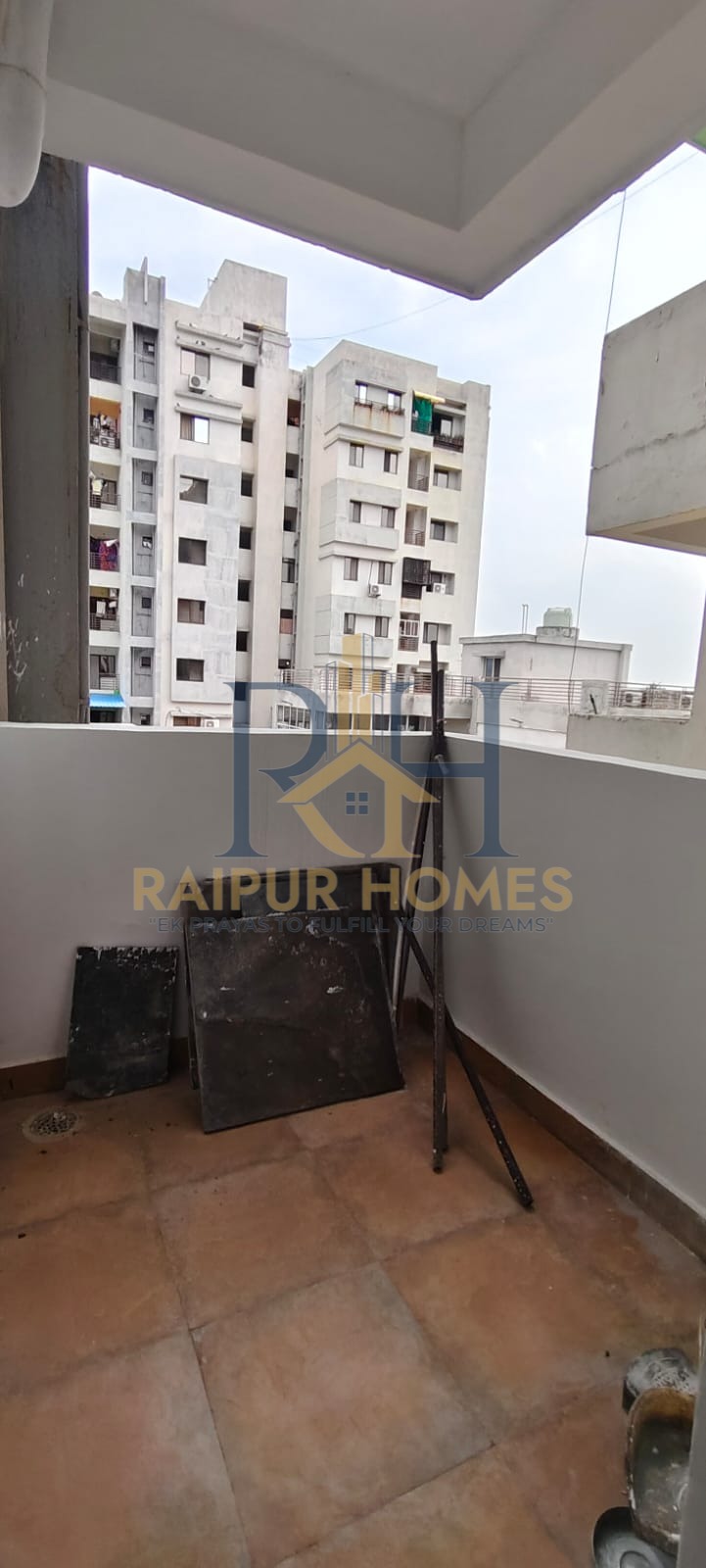 RESIDENTIAL FLAT AVAILABLE IN JORA