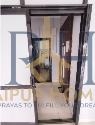 COMMERCIAL SHOP AVAILABLE IN MOWA