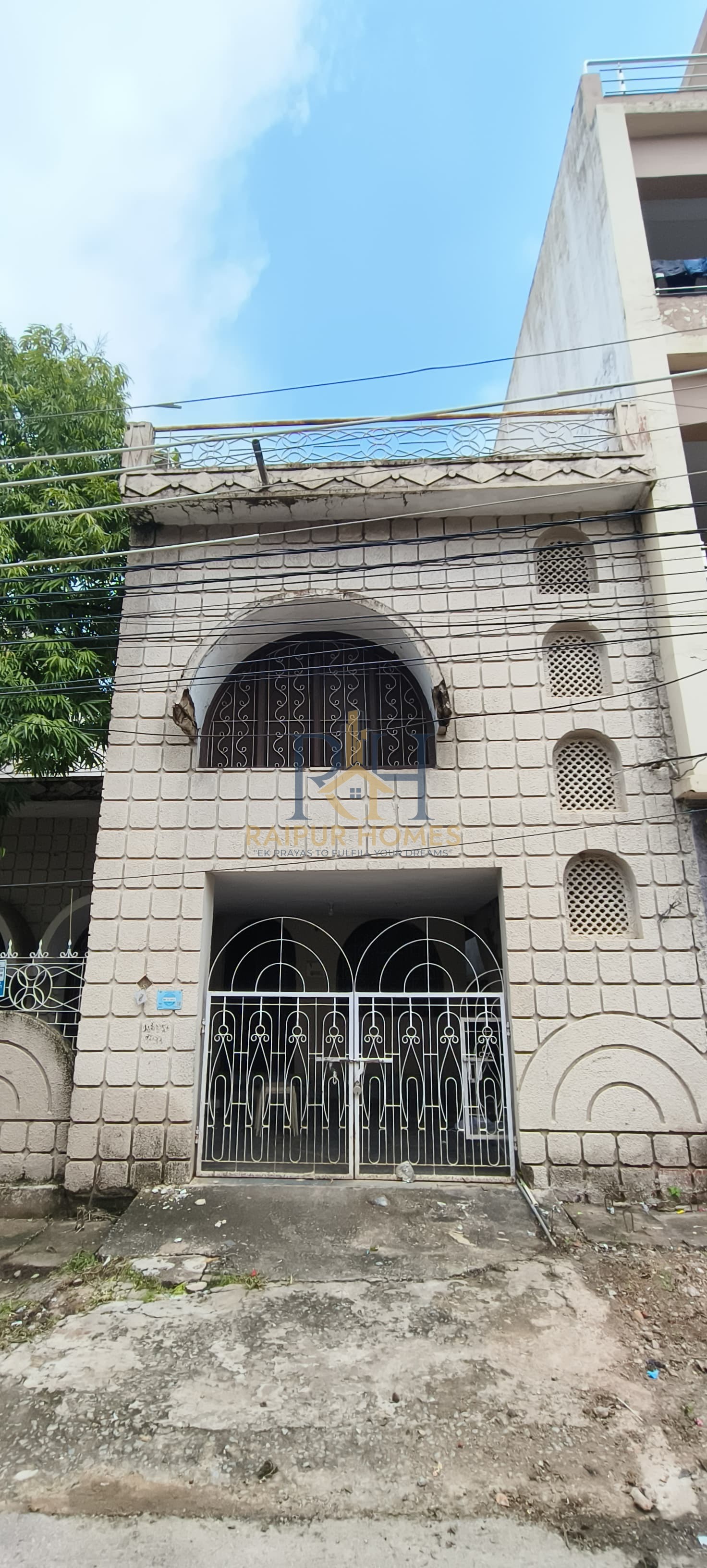 RESIDENTIAL HOUSE AVAILABLE IN TELIBANDHA