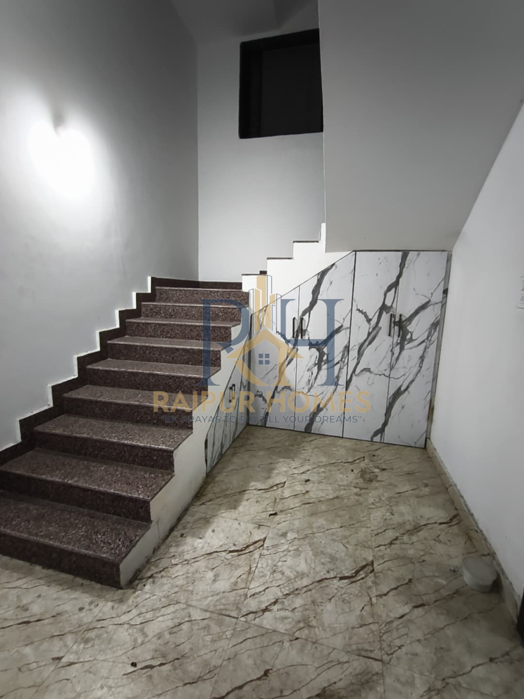 2 BHK RESIDENTIAL HOUSE AVAILABLE IN TELIBANDHA