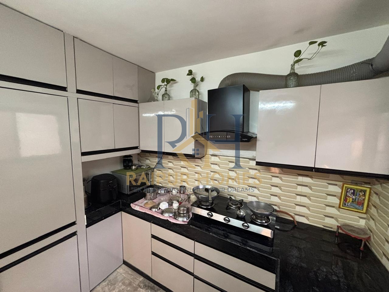 2 BHK RESIDENTIAL FLAT AVAILABLE IN CHOUBEY COLONY
