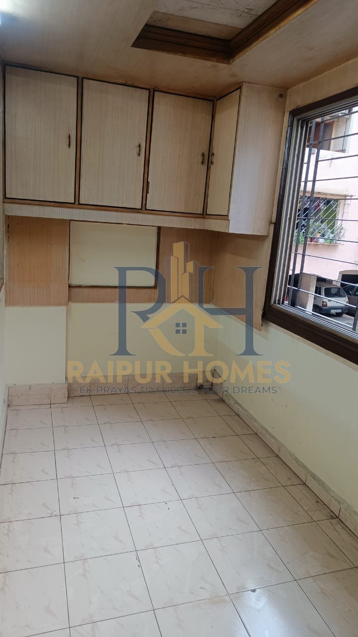 RESIDENTIAL FLAT AVAILABLE IN DDU NAGAR