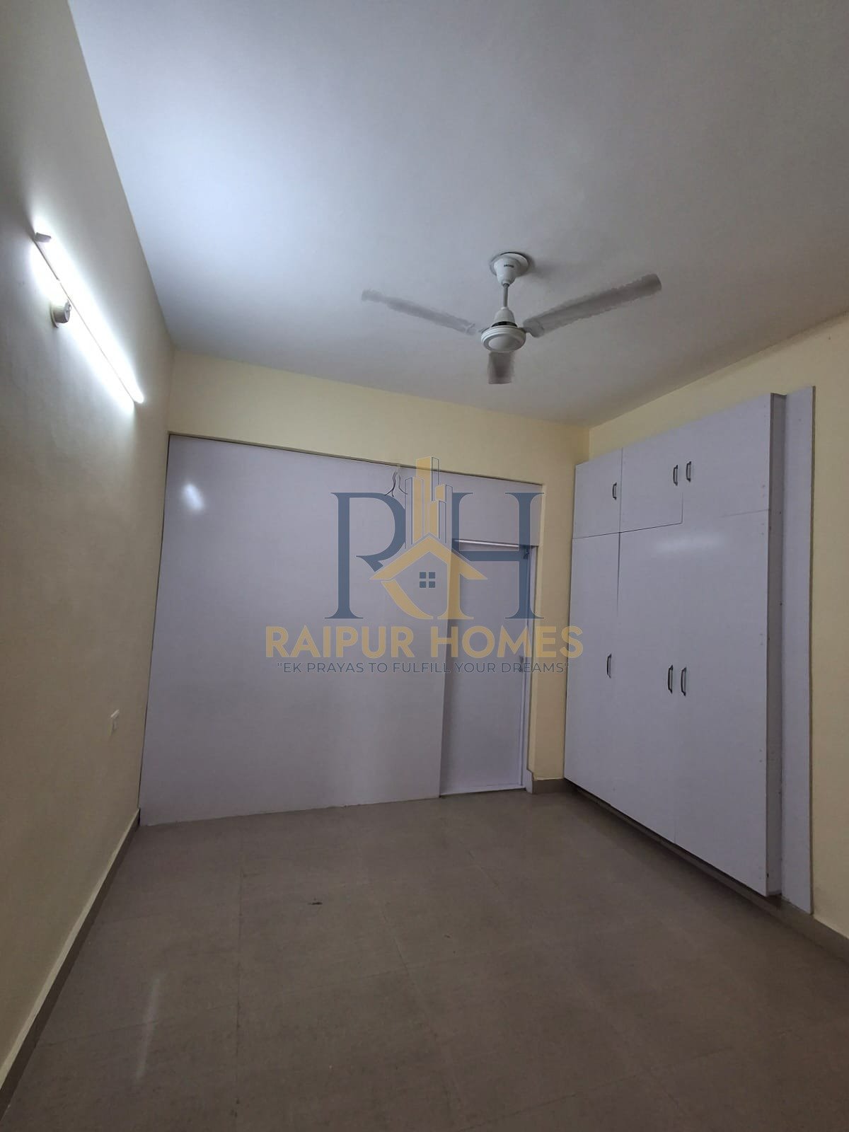 2 BHK RESIDENTIAL FLAT AVAILABLE IN KACHNA