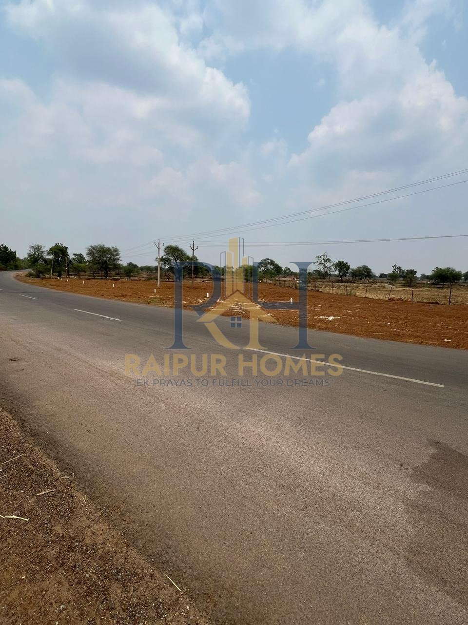 COMMERCIAL PLOT AVAILABLE NEAR IN MANDIR HASAUD