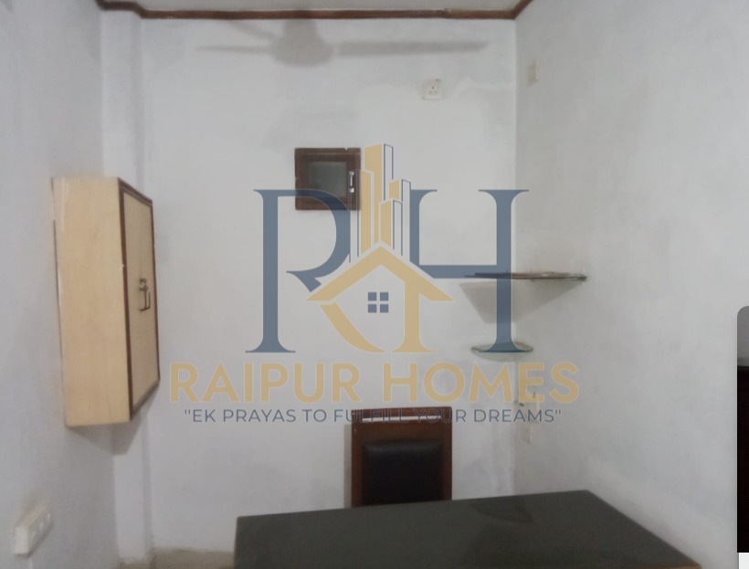 COMMERCIAL OFFICE AVAILABLE IN AGRASEN CHOWK .
