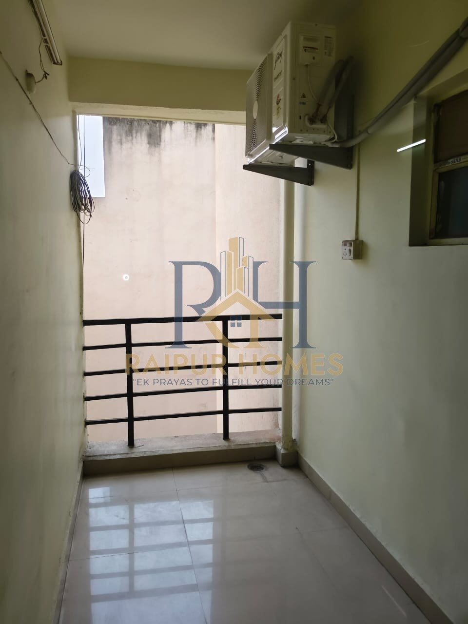 3 BHK RESIDENTIAL FLAT AVAILABLE IN TATIBANDH