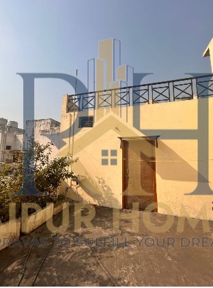 RESIDENTIAL  HOUSE AVAILABLE  IN  KABIR NAGAR