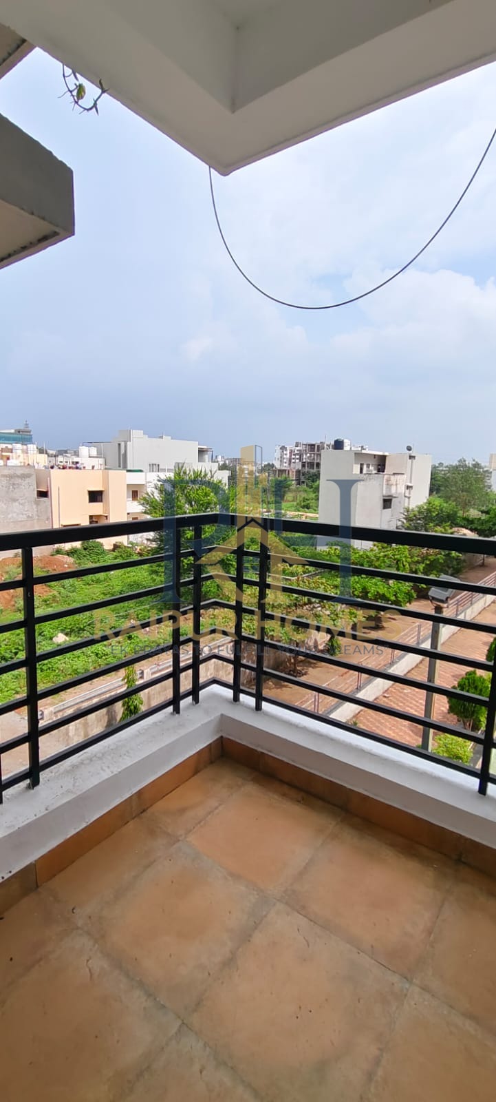 RESIDENTIAL FLAT AVAILABLE IN JORA