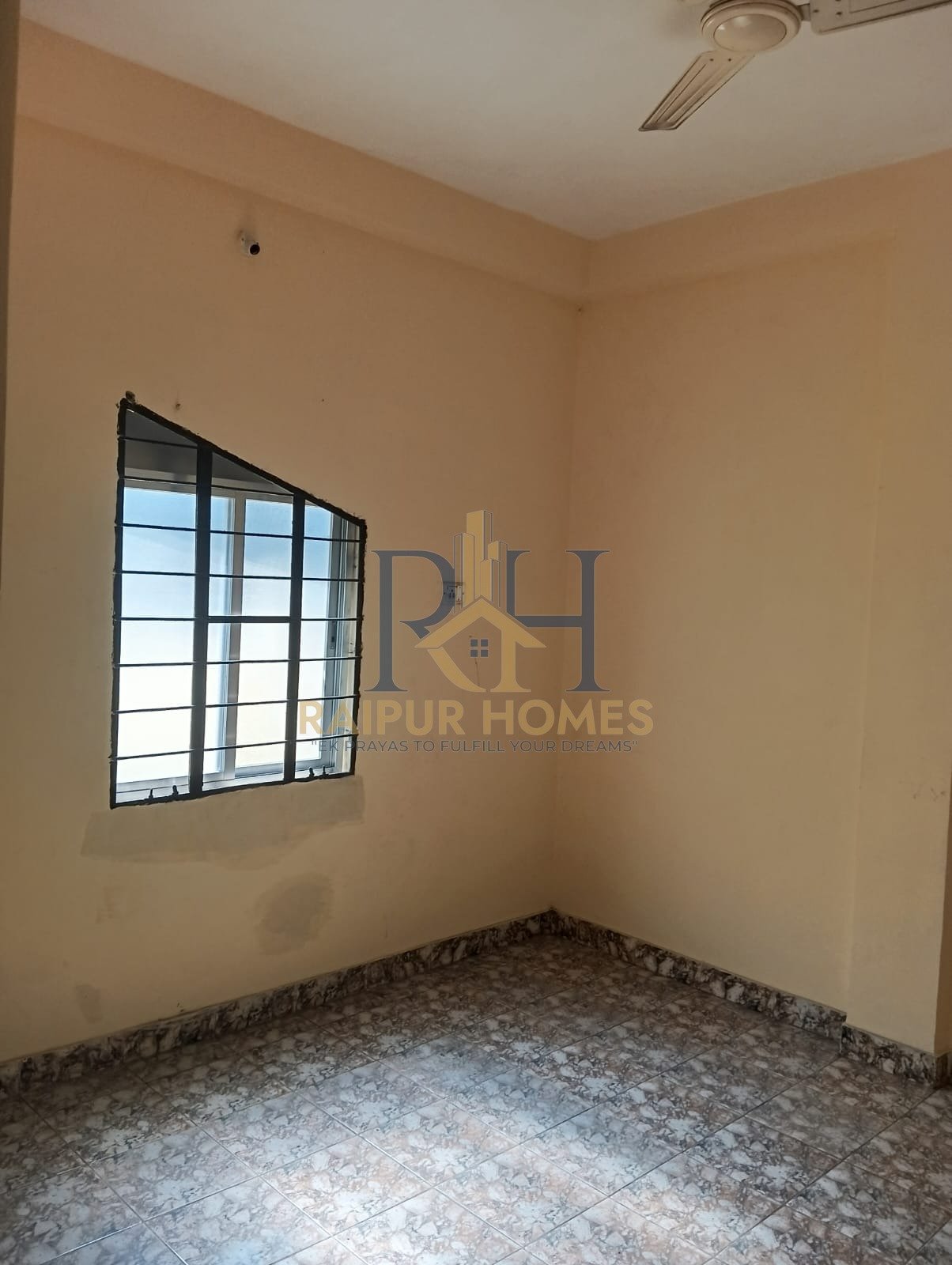 2 BHK RESIDENTIAL HOUSE AVAILABLE IN GUDHIYARI