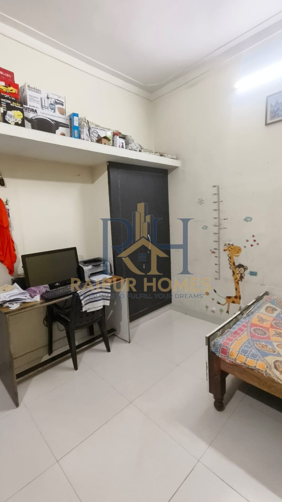 5 BHK RESIDENTIAL HOUSE AVAILABLE IN GUDHIYARI