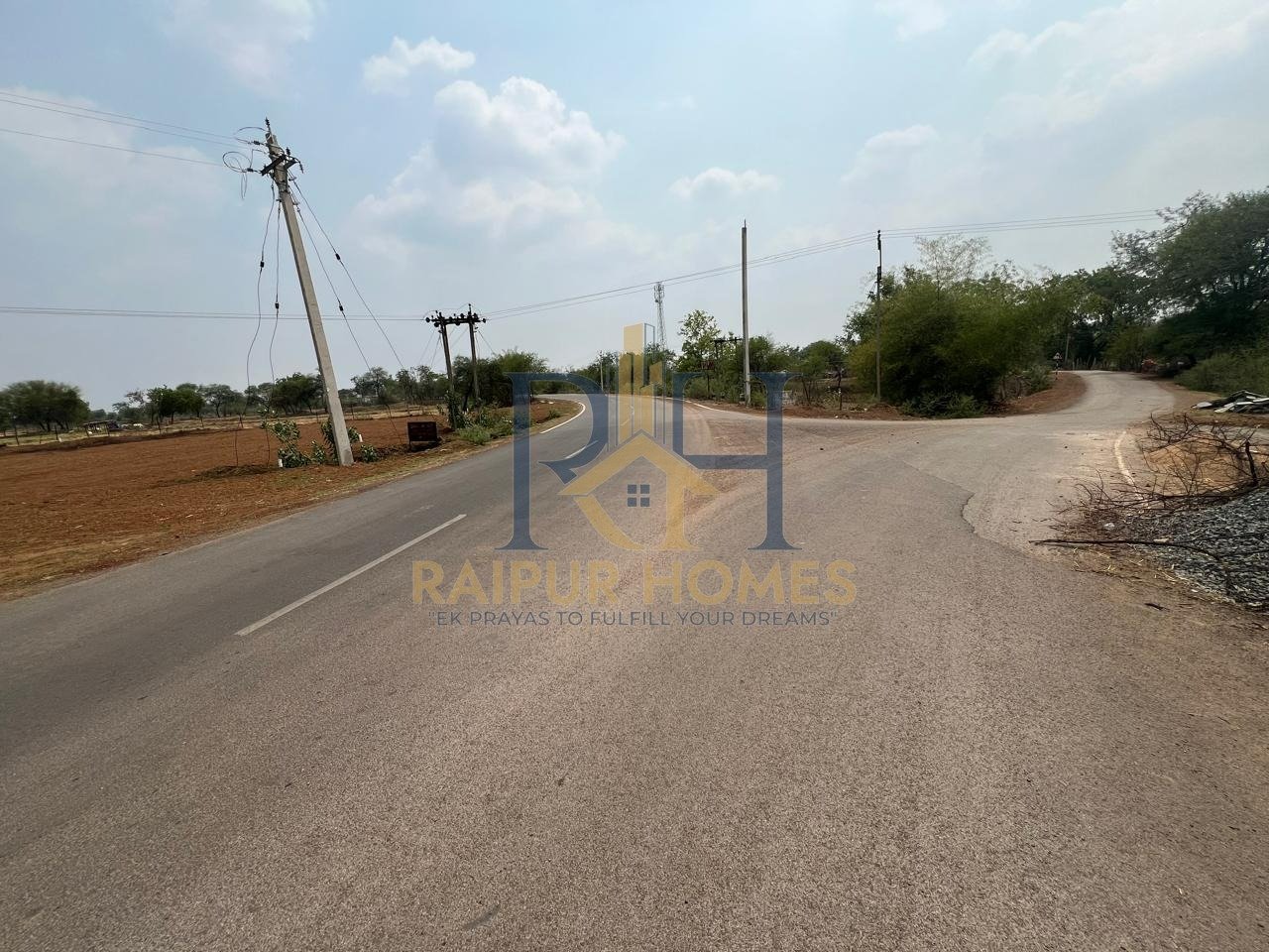 COMMERCIAL PLOT AVAILABLE NEAR IN MANDIR HASAUD