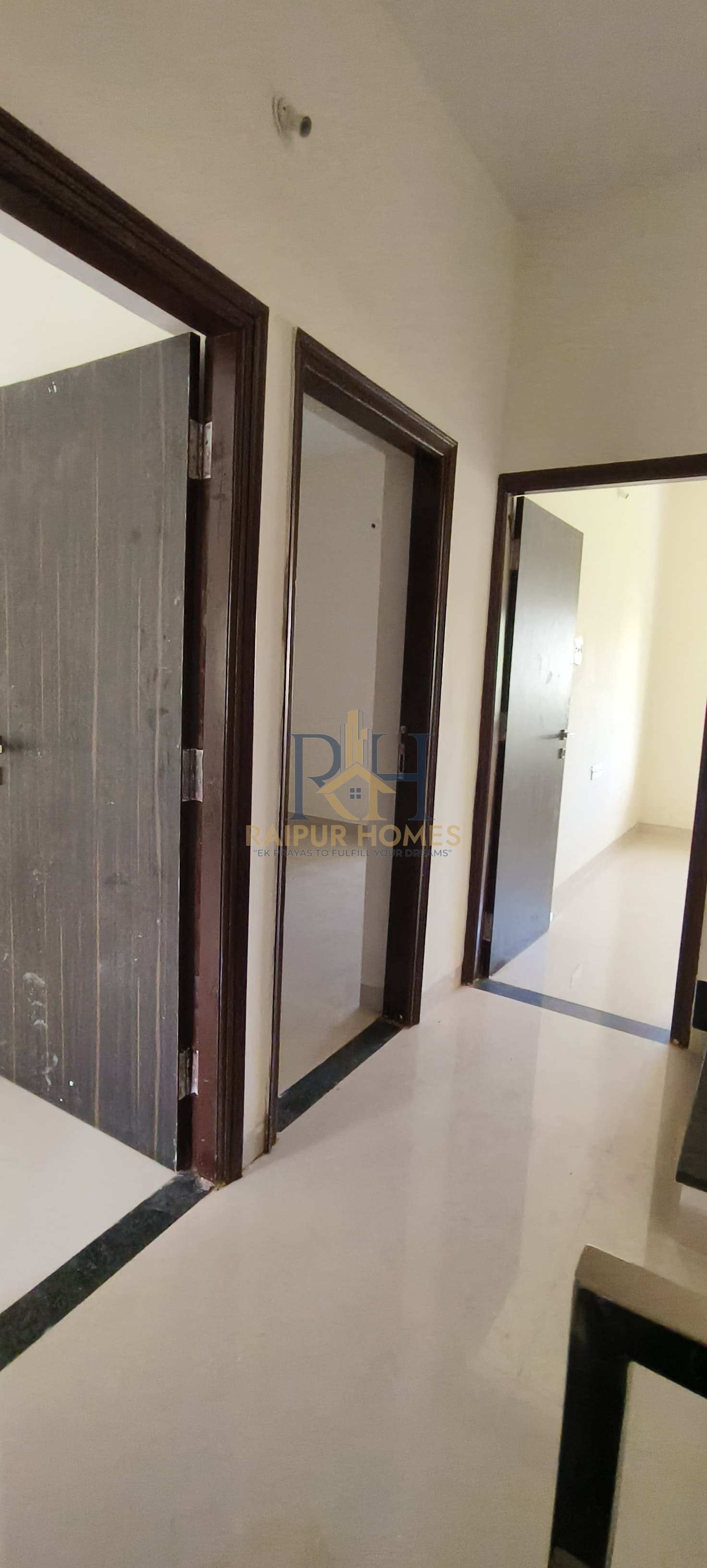 4 BHK RESIDENTIAL HOUSE AVAILABLE IN BHATAGAON