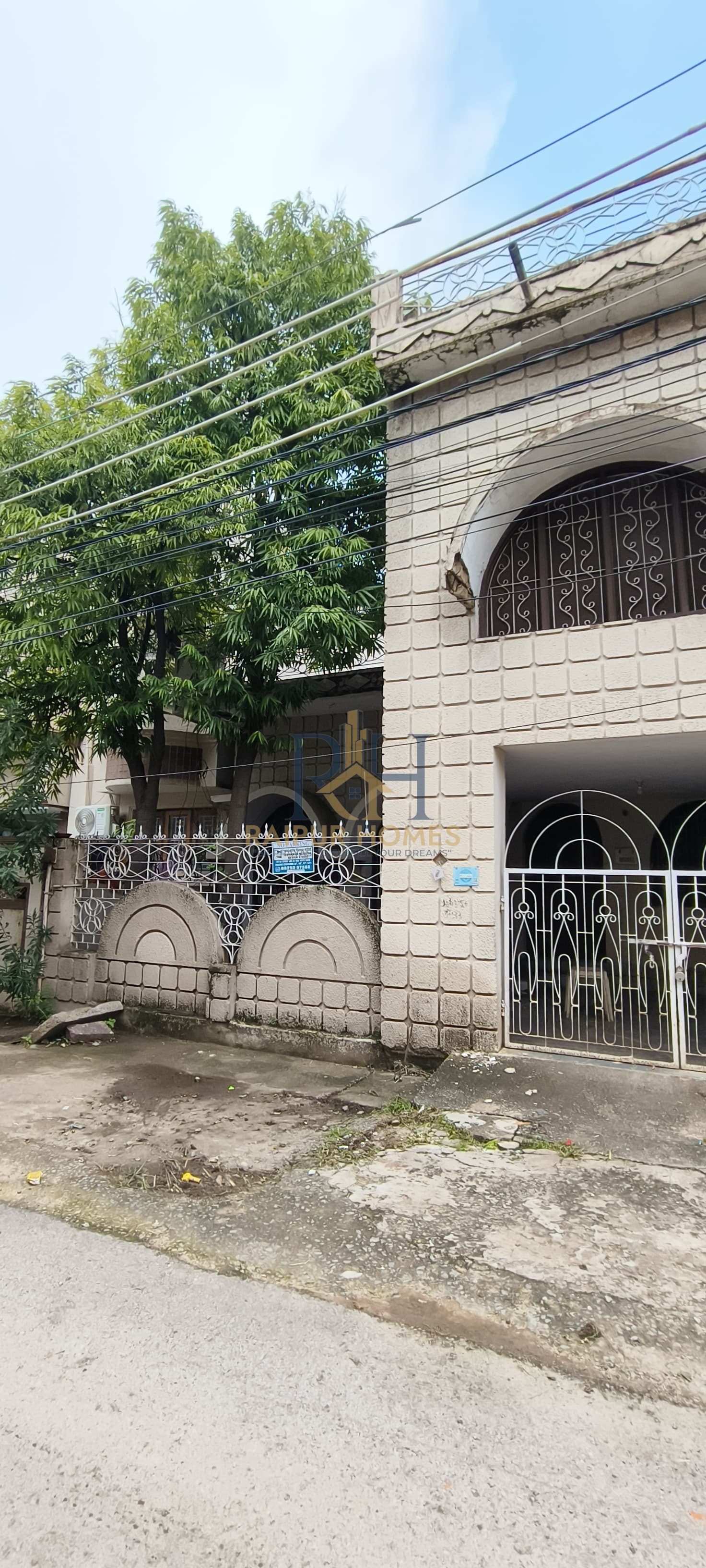 RESIDENTIAL HOUSE AVAILABLE IN TELIBANDHA