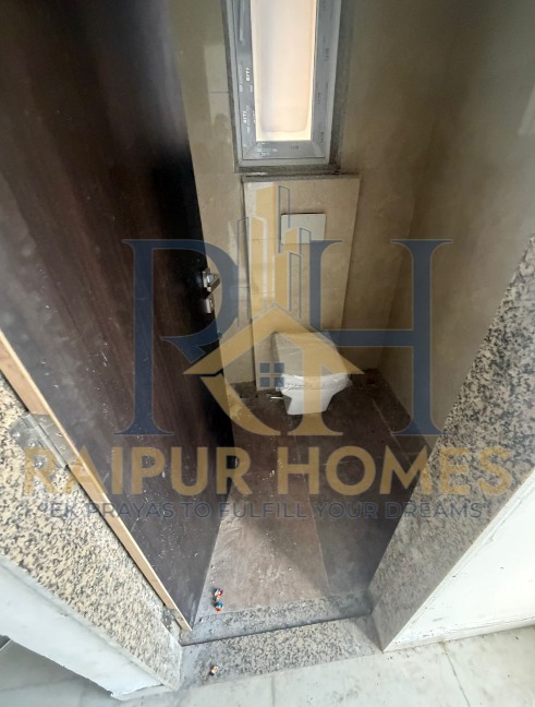 COMMERCIAL OFFICE AVAILABLE IN VISHAL NAGAR .