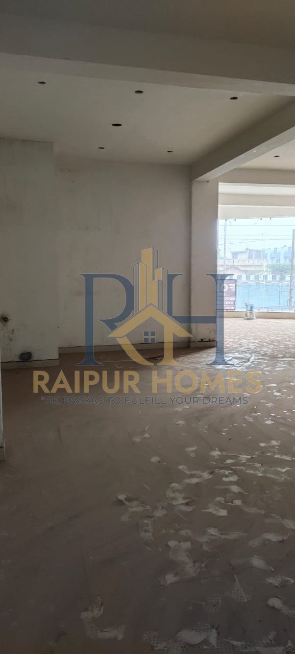 COMMERCIAL SHOP/OFFICE AVAILABLE IN RAIPURA CHOWK