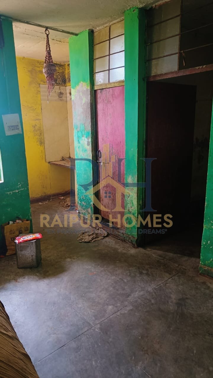 RESIDENTIAL FLAT AVAILABLE IN SANTOSHI NAGAR