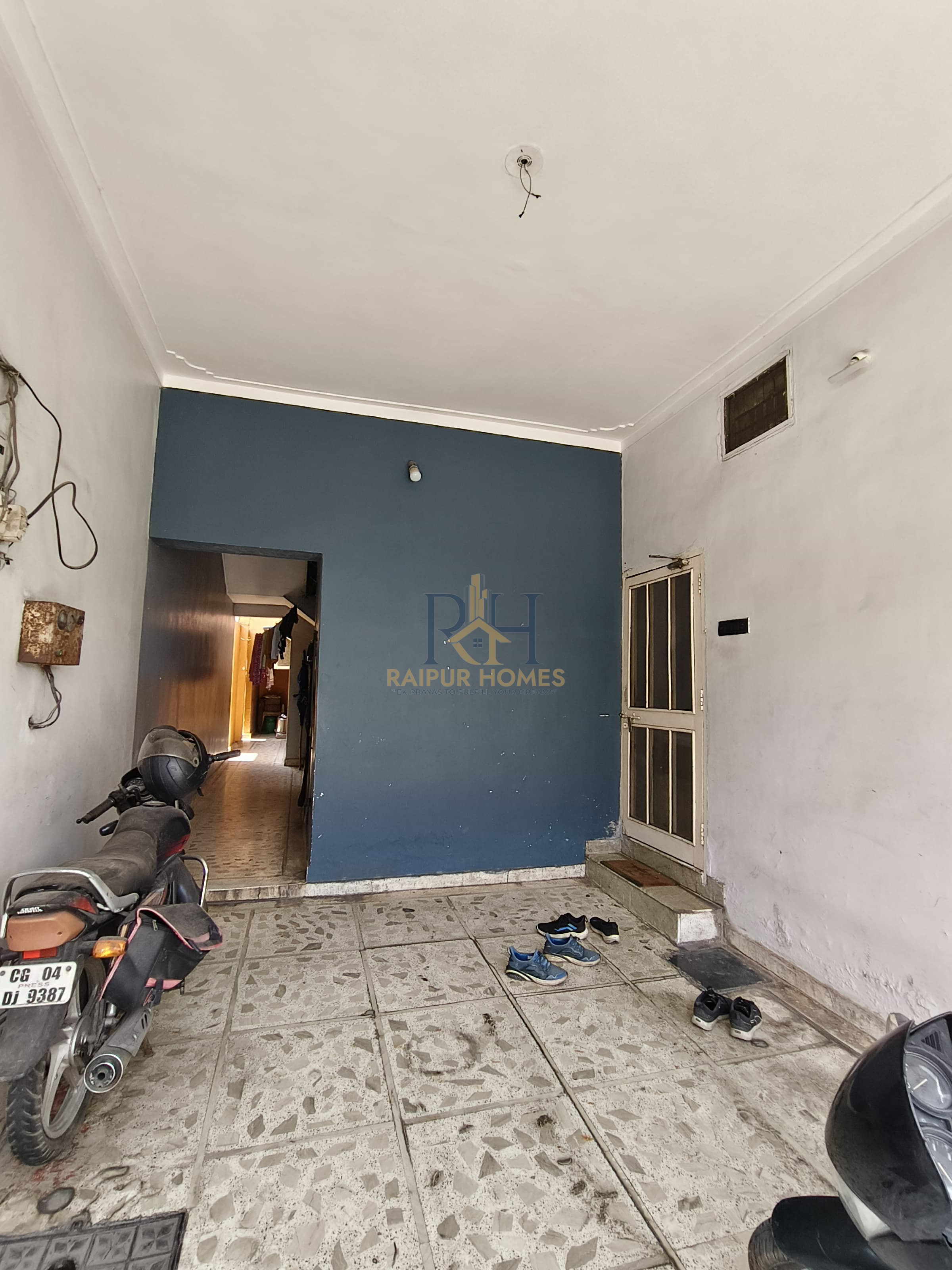 5 BHK RESIDENTIAL HOUSE AVAILABLE IN GUDHIYARI