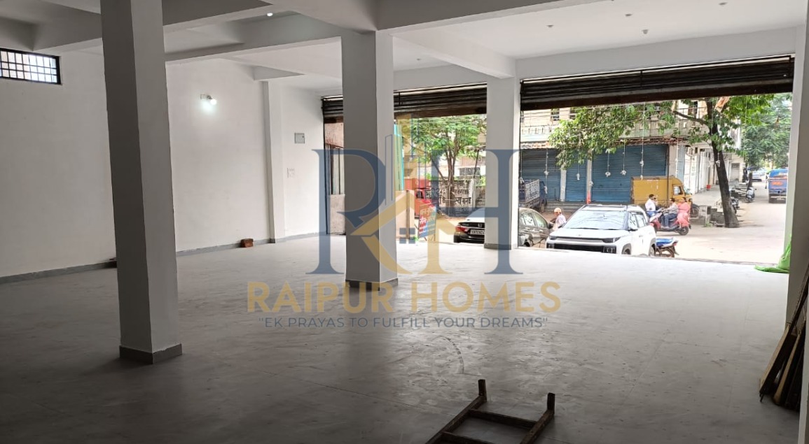 COMMERCIAL SHOP AVAILABLE IN GUDHIYARI .