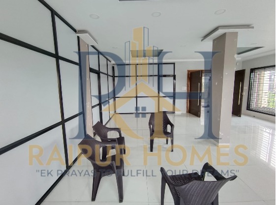 COMMERCIAL HALL AVAILBALE IN RAIPURA