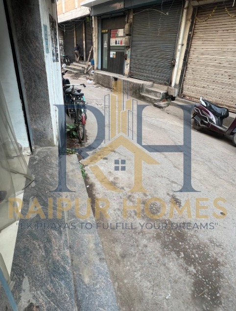 COMMERCIAL SHOP AVAILABLE IN MG ROAD