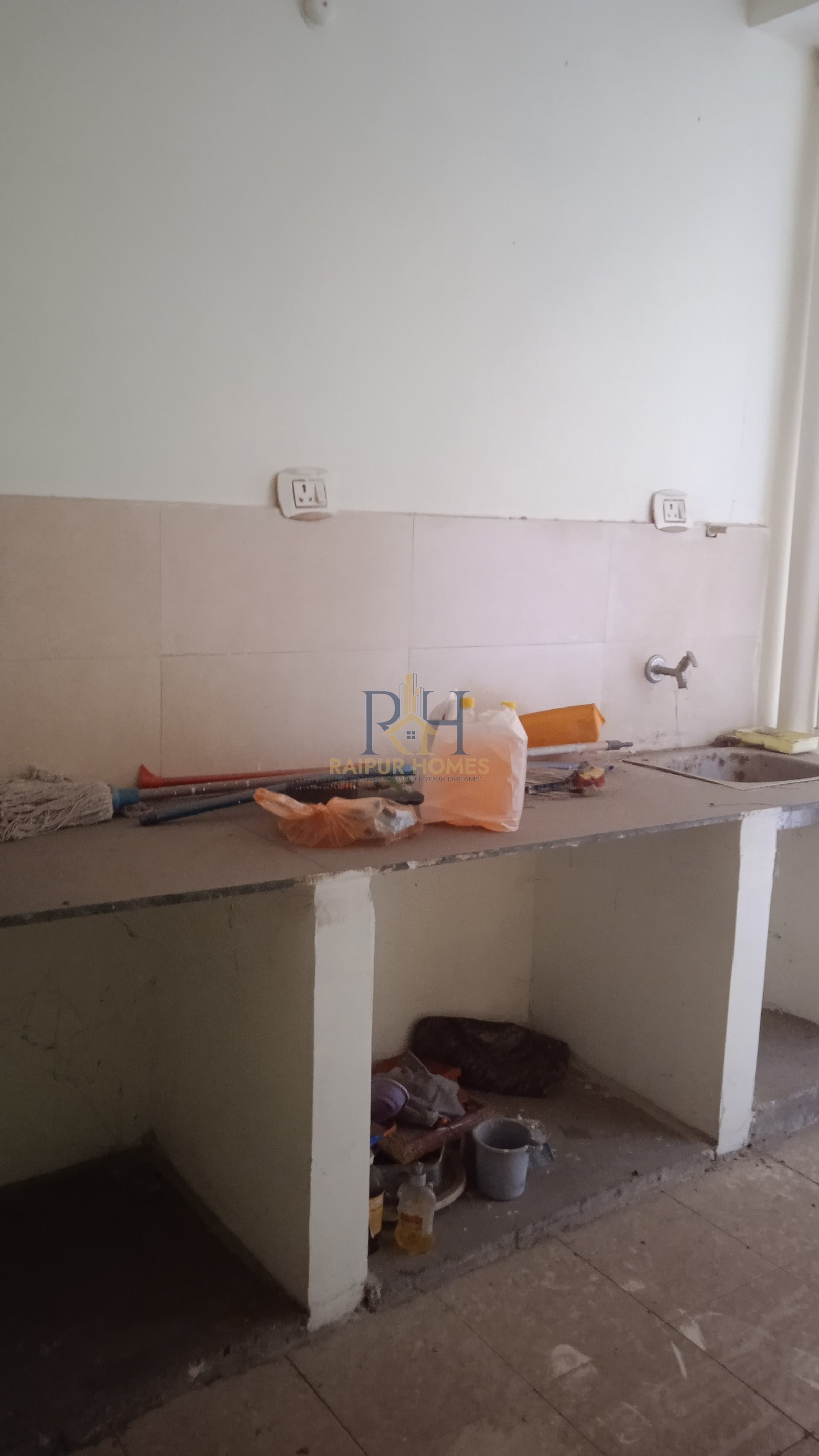 2 BHK RESIDENTIAL FLAT AVAILABLE IN BHATAGAON