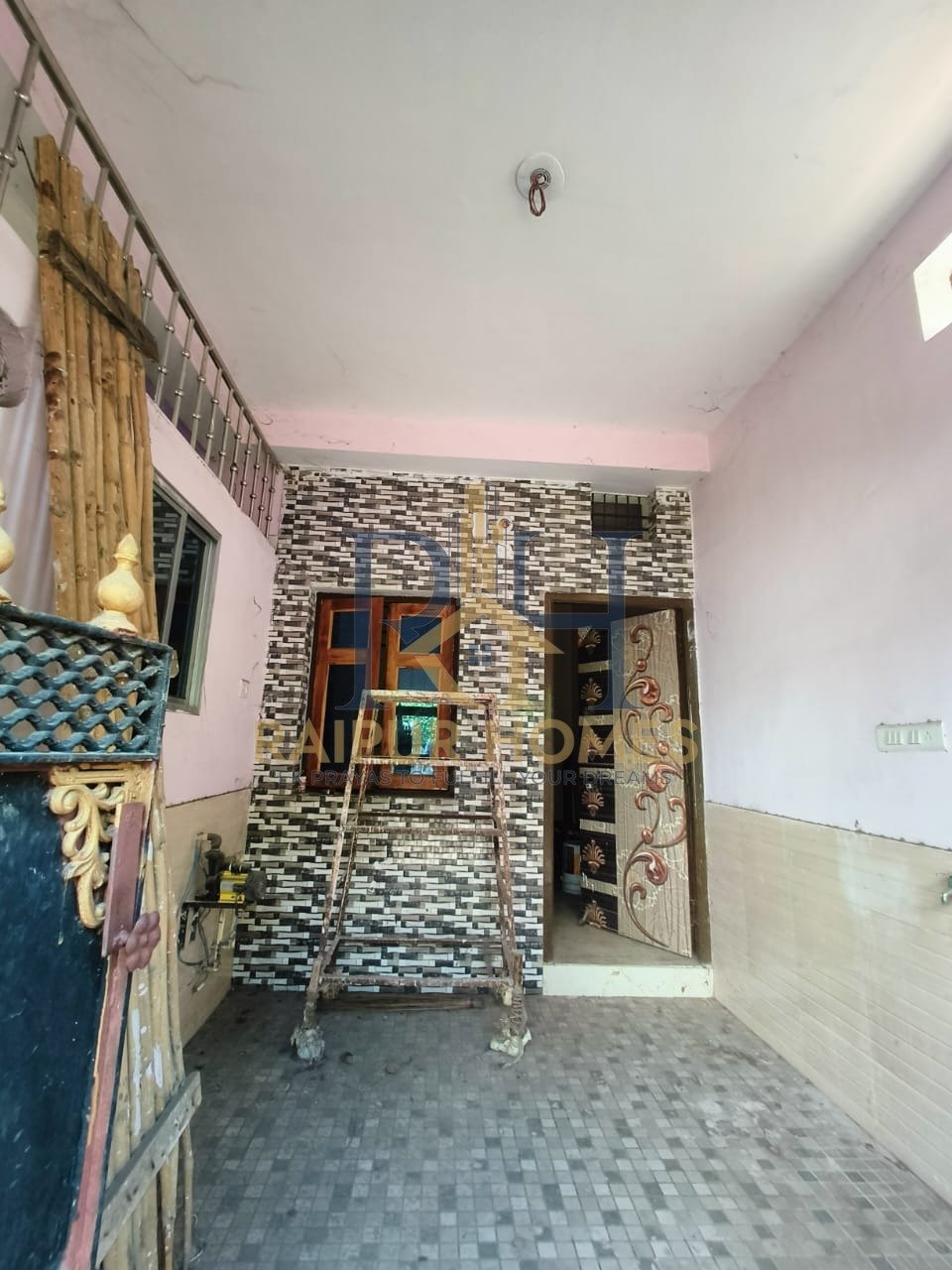 5 BHK RESIDENTIAL HOUSE AVAILABLE IN TALIBANDHA