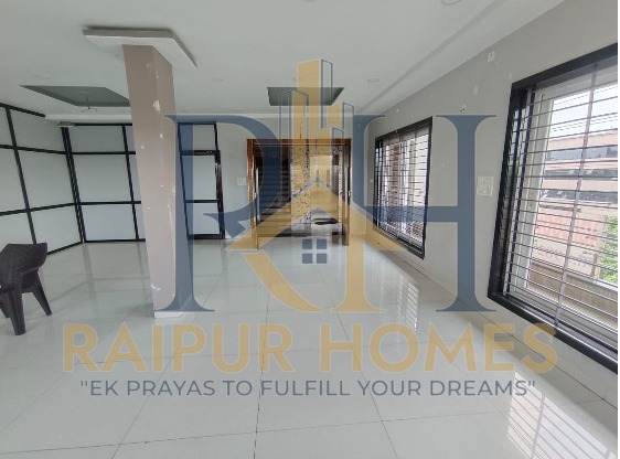 COMMERCIAL HALL AVAILBALE IN RAIPURA