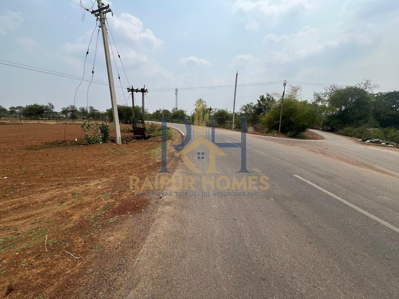 COMMERCIAL PLOT AVAILABLE NEAR IN MANDIR HASAUD