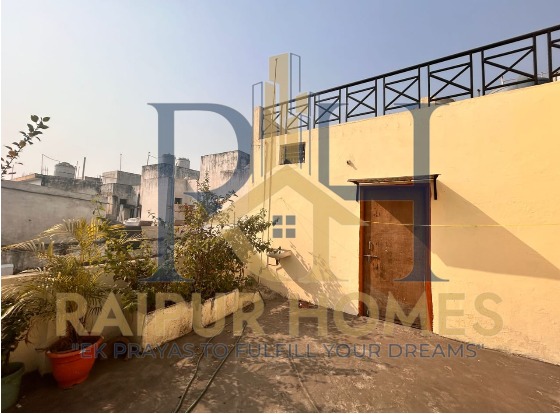 RESIDENTIAL  HOUSE AVAILABLE  IN  KABIR NAGAR