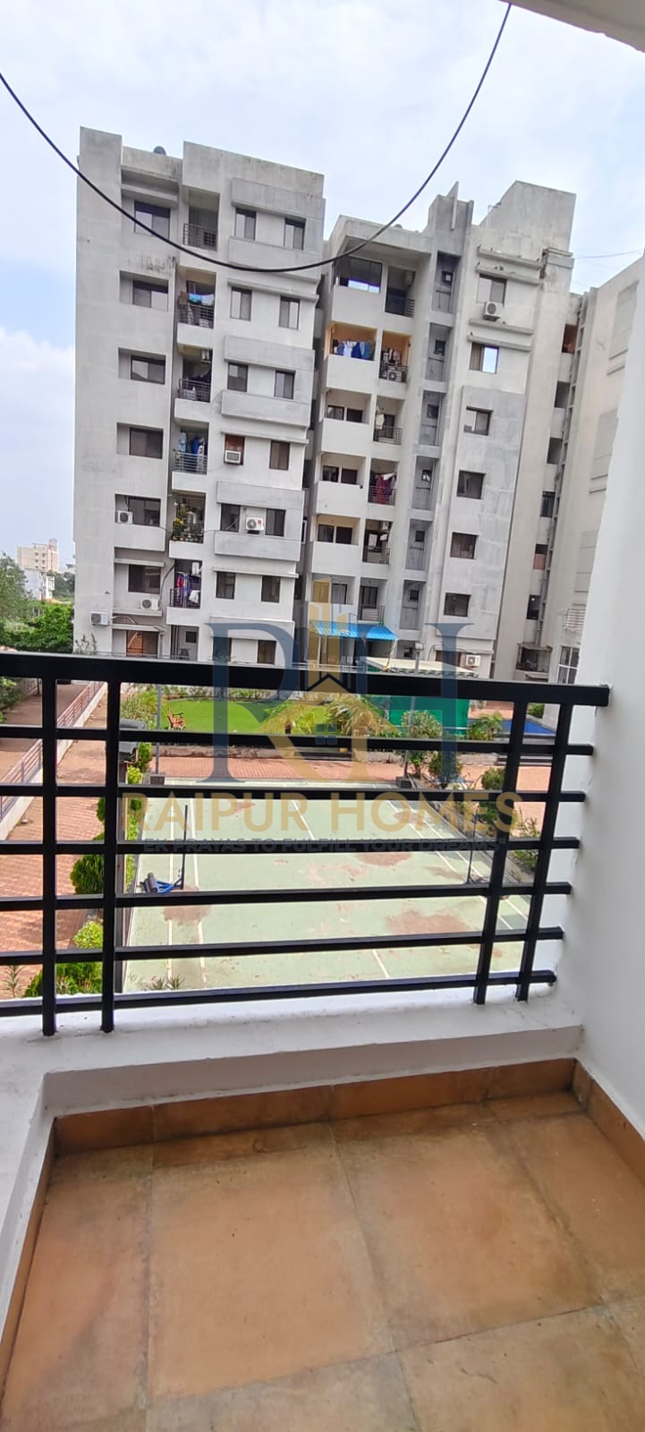 RESIDENTIAL FLAT AVAILABLE IN JORA