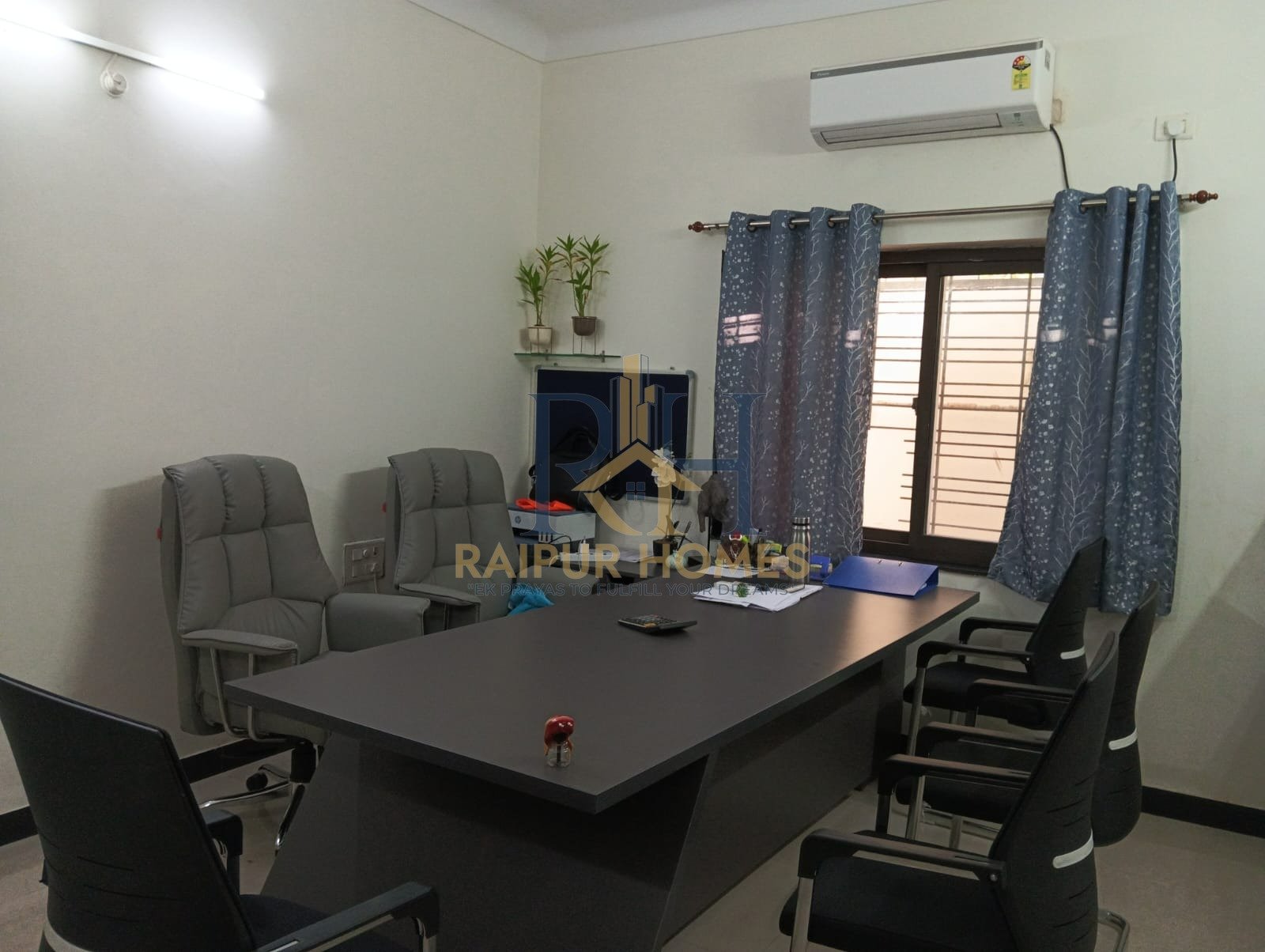 4 BHK RESIDENTIAL BUNGALOW AVAILABLE IN VISHAL NAGAR