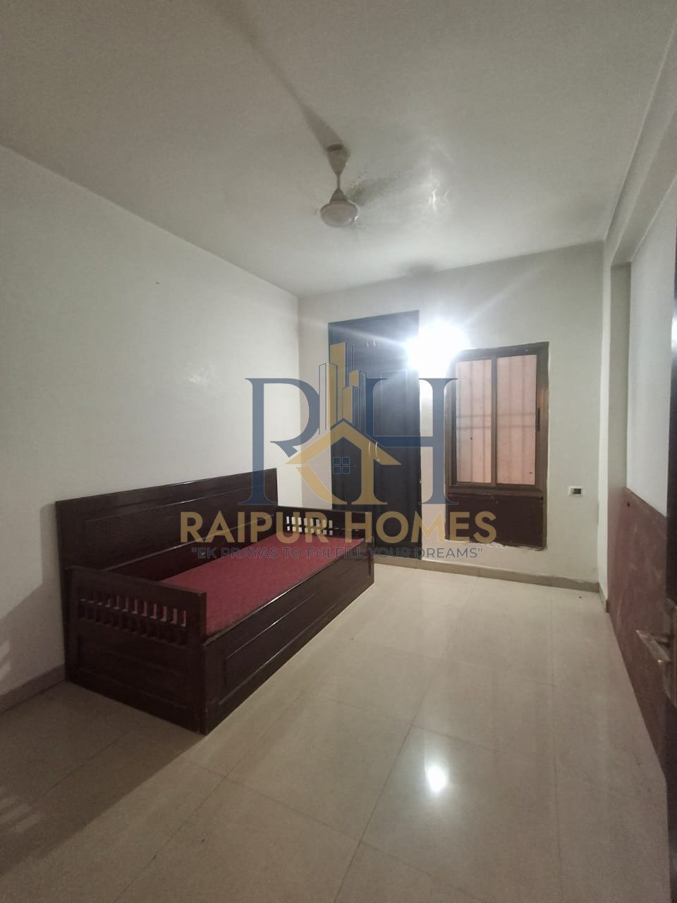 2 BHK RESIDENTIAL FLAT AVAILABLE IN TELIBANDHA