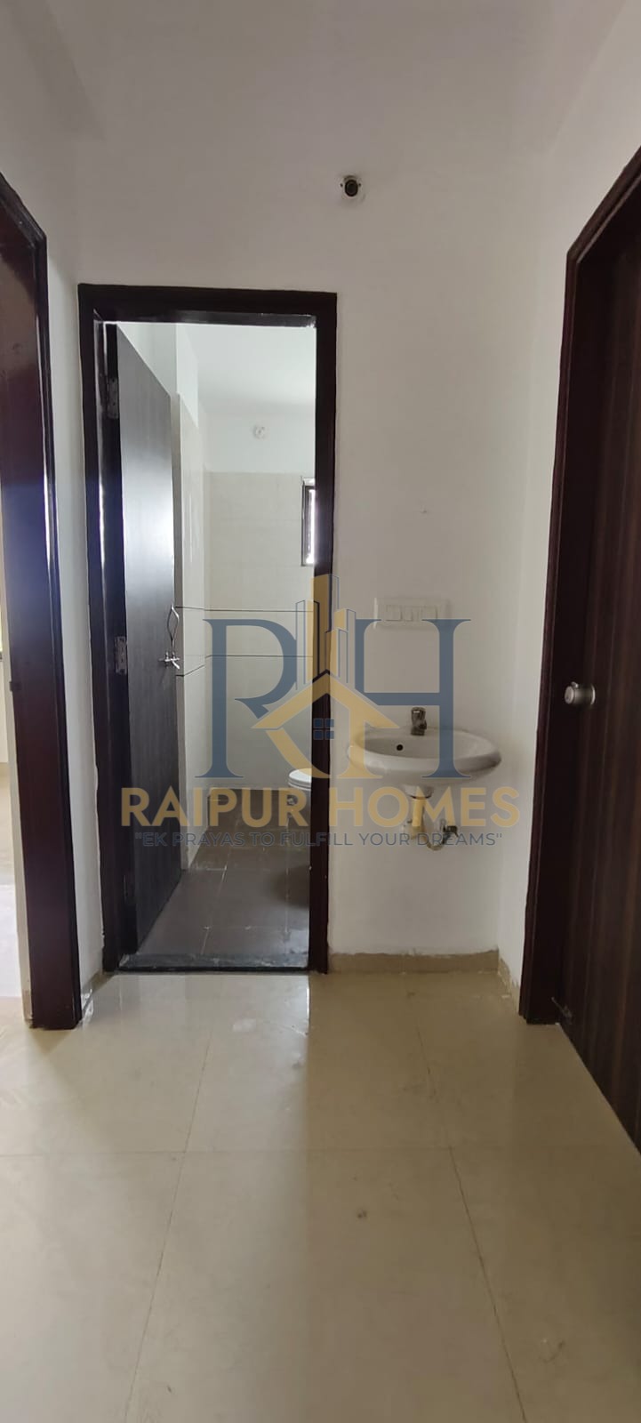 RESIDENTIAL FLAT AVAILABLE IN JORA