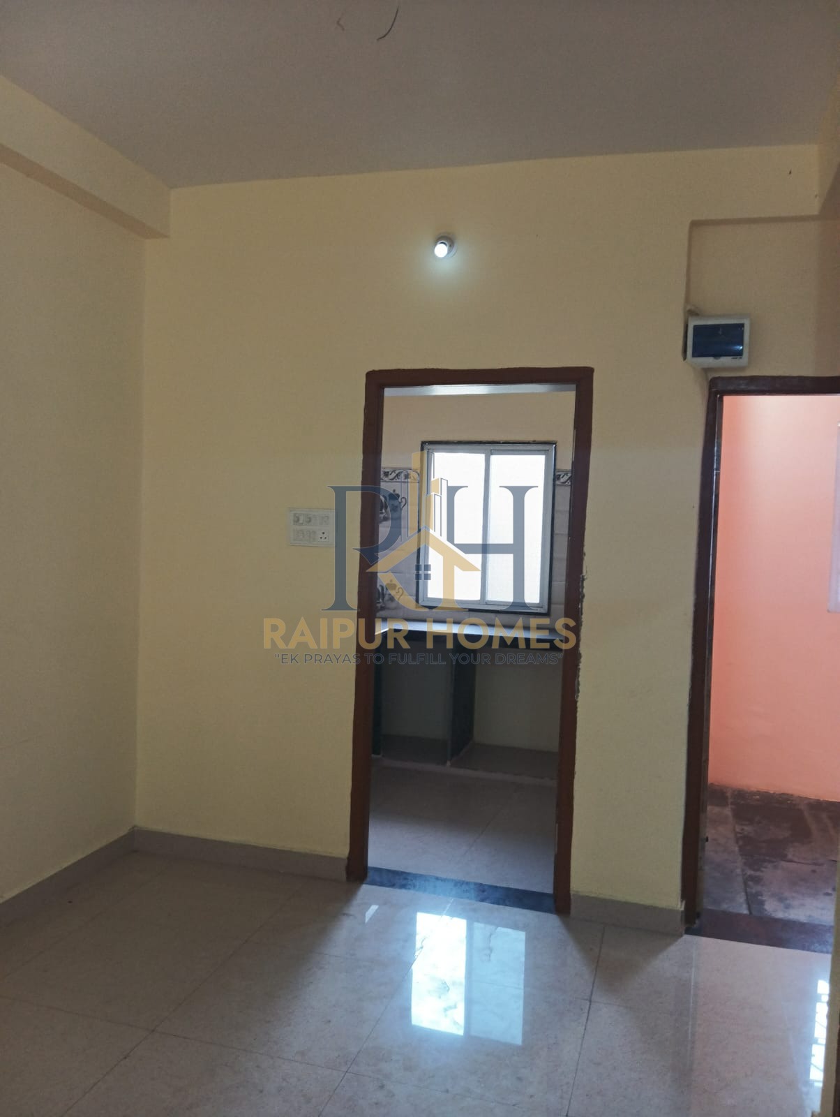 2 BHK RESIDENTIAL HOUSE AVAILABLE IN GUDHIYARI