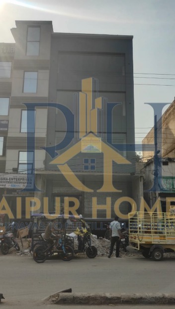 COMMERCIAL BUILDING AVAILABLE IN OLD GANJ PARA ON RENT