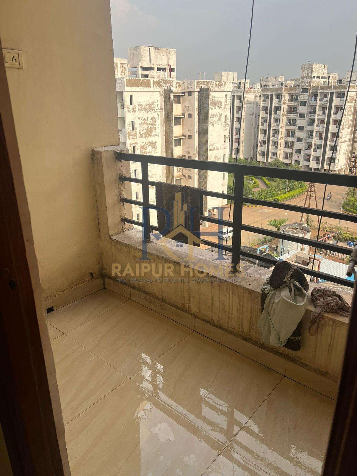 2 BHK RESIDENTIAL FLAT AVAILABLE IN AMLIDIH