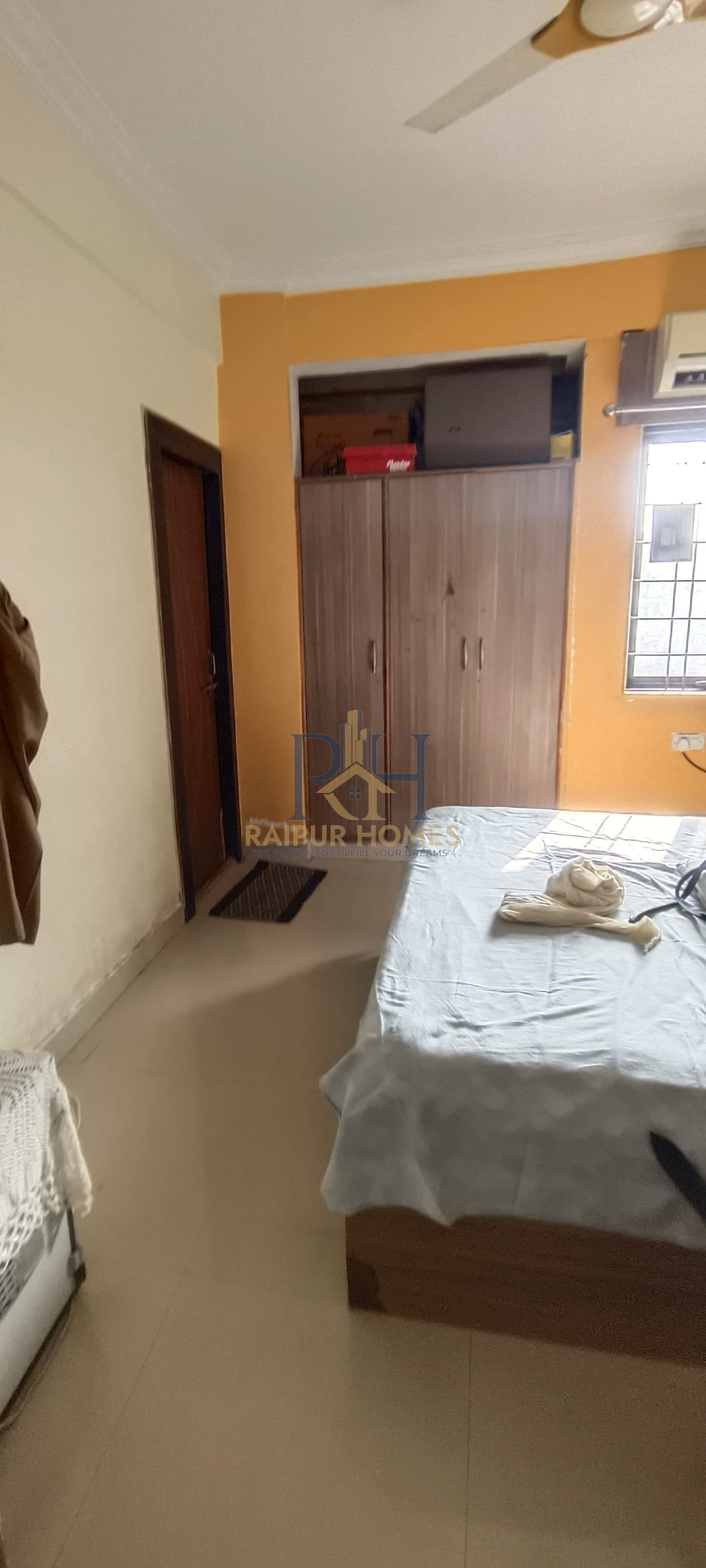 3 BHK RESIDENTIAL FLAT AVAILABLE IN NEW RAJENDRA NAGAR