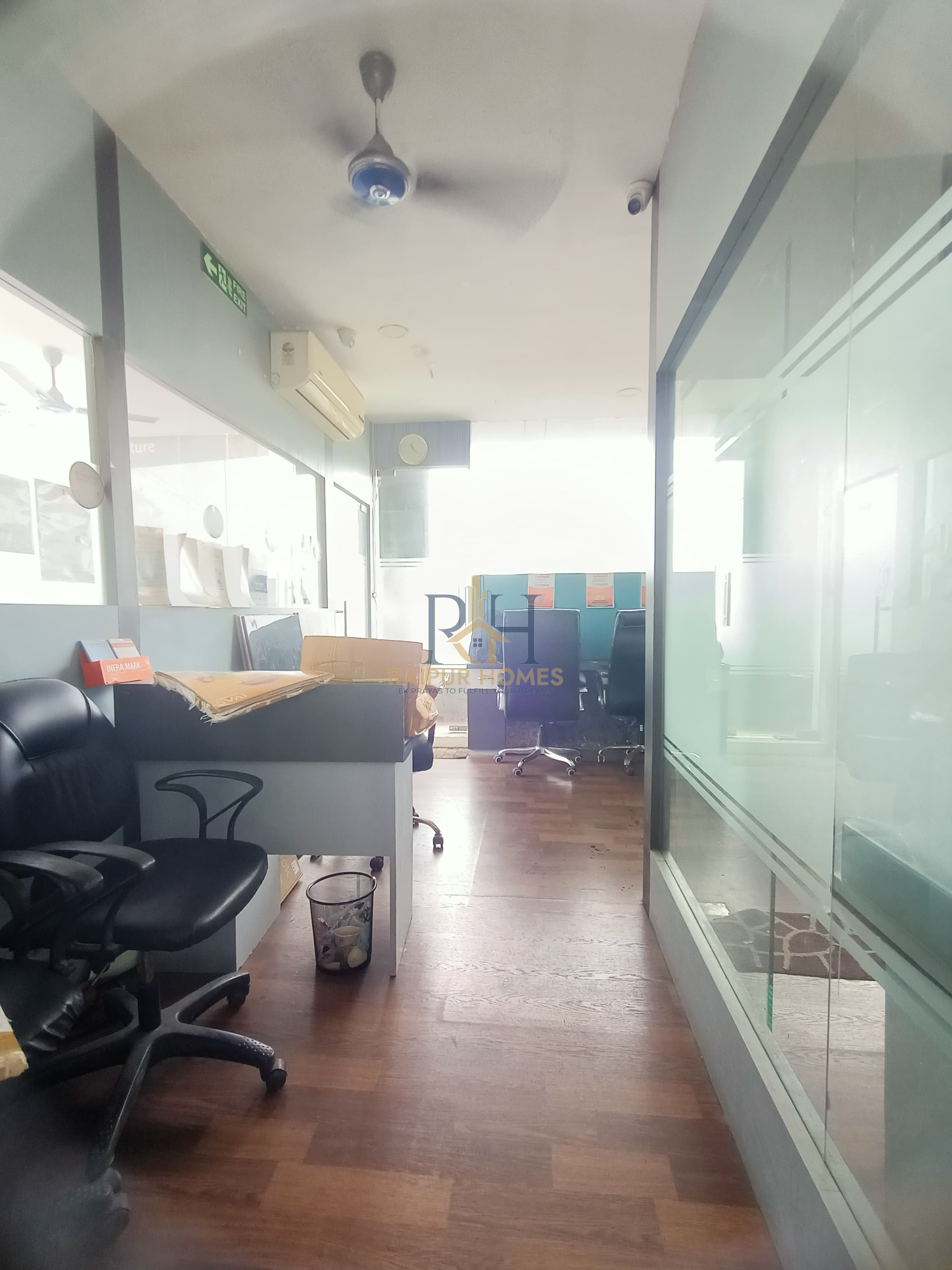 COMMERCIAL OFFICE AVAILABLE IN TELIBANDHA