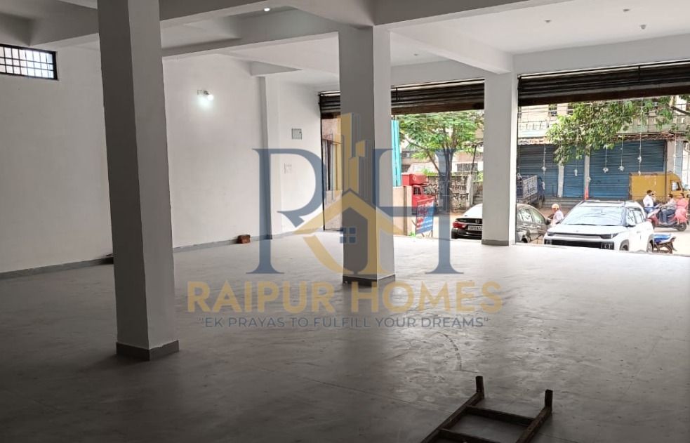 COMMERCIAL SHOP AVAILABLE IN GUDHIYARI .